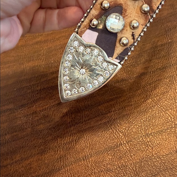 Blazin Roxx Mossy Oak Pink Camo Rhinestone Studded Leather Belt - Picture 5 of 6